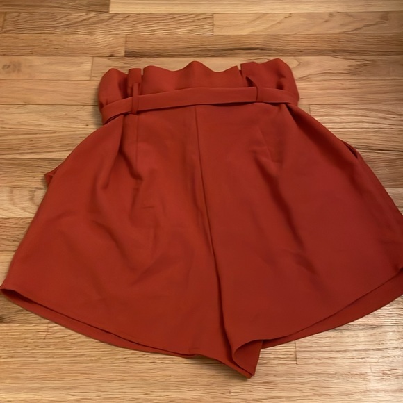 Free Press burnt orange paper boy shorts with two pockets on the side size M - Picture 4 of 5